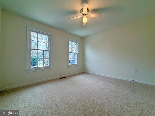 4607 TAPESTRY DR, Fairfax, VA 22032