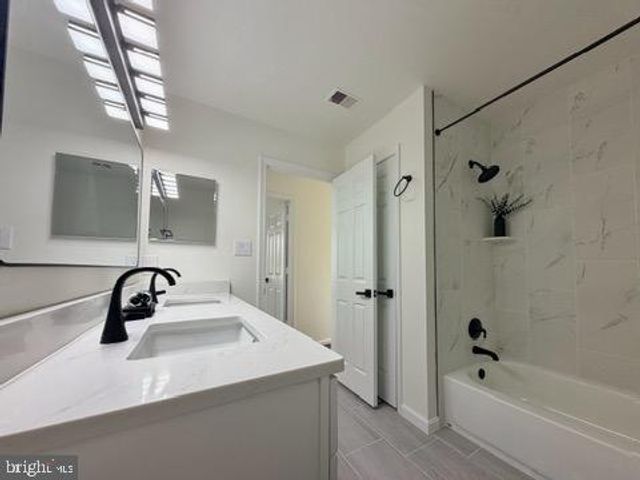 4607 TAPESTRY DR, Fairfax, VA 22032