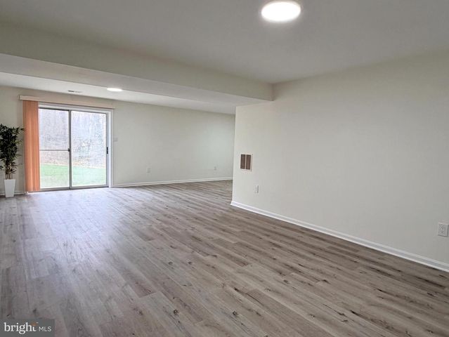 4607 TAPESTRY DR, Fairfax, VA 22032