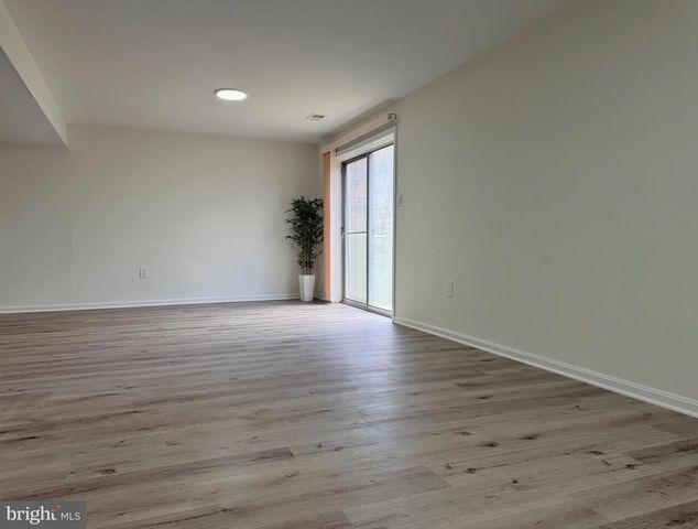 4607 TAPESTRY DR, Fairfax, VA 22032