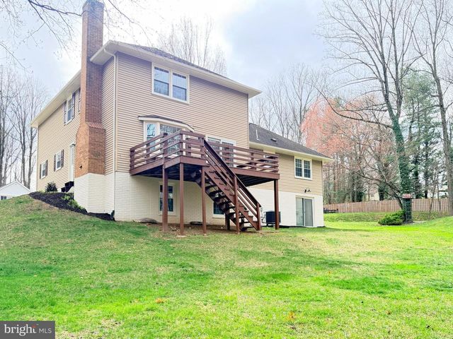 4607 TAPESTRY DR, Fairfax, VA 22032