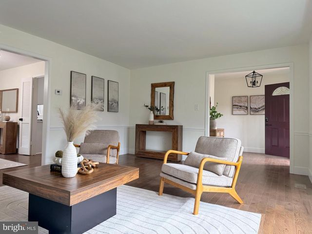 4607 TAPESTRY DR, Fairfax, VA 22032