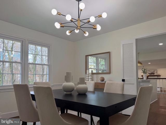 4607 TAPESTRY DR, Fairfax, VA 22032