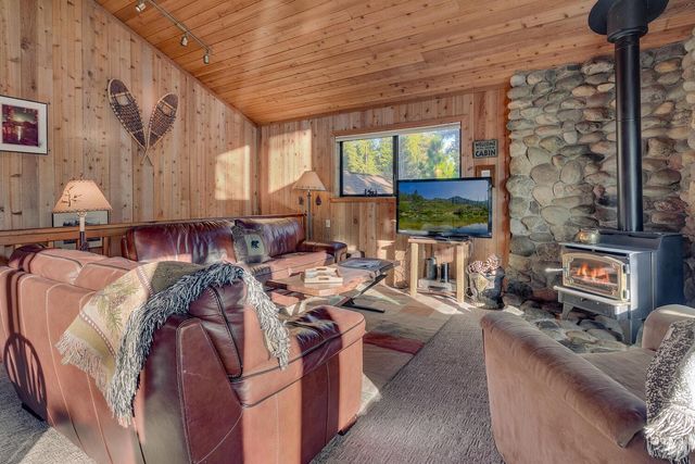 1090 Canterbury Drive, Kings Beach, CA 96143