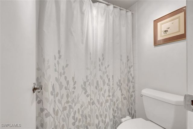 1084 Forest Lakes DR 7304, Naples, FL 34105