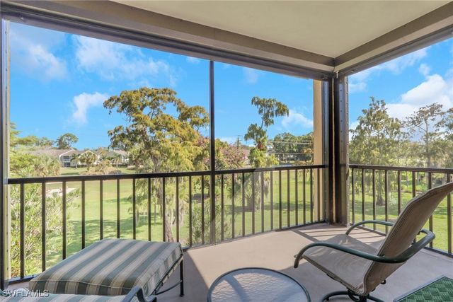 1084 Forest Lakes DR 7304, Naples, FL 34105