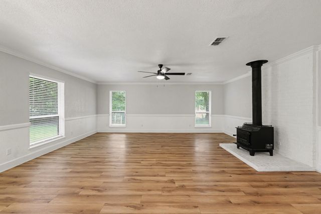 100 Pecan Circle, Trenton, TX 75490