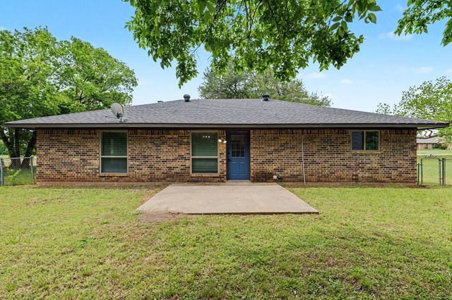 100 Pecan Circle, Trenton, TX 75490