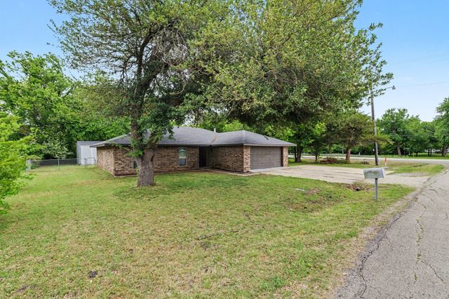 100 Pecan Circle, Trenton, TX 75490