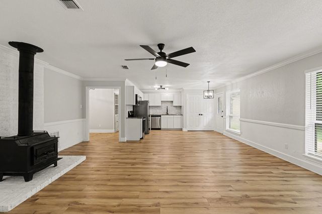 100 Pecan Circle, Trenton, TX 75490