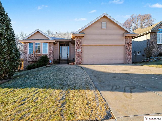 4915 Fountain Drive, Bellevue, NE 68133