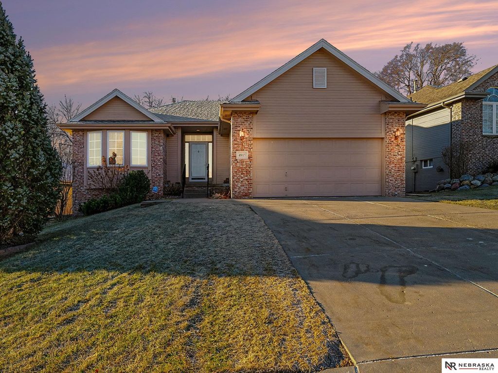 4915 Fountain Drive, Bellevue, NE 68133