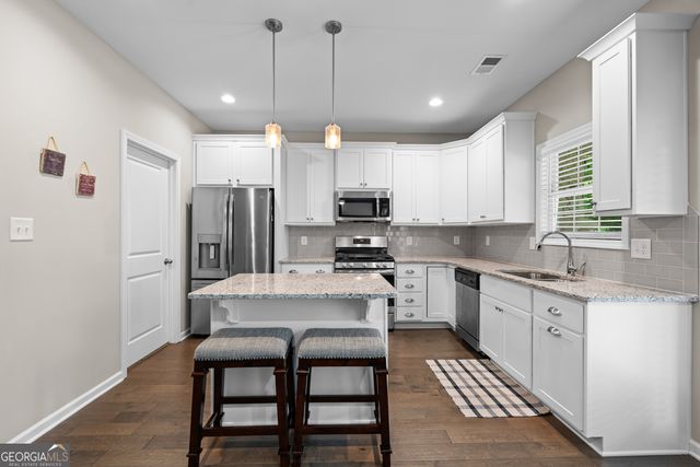7 S York Drive, Newnan, GA 30265