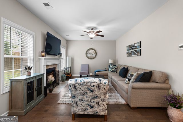 7 S York Drive, Newnan, GA 30265