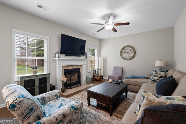7 S York Drive, Newnan, GA 30265