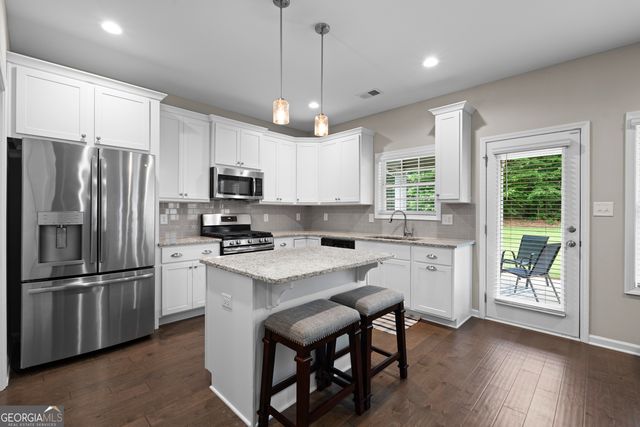 7 S York Drive, Newnan, GA 30265