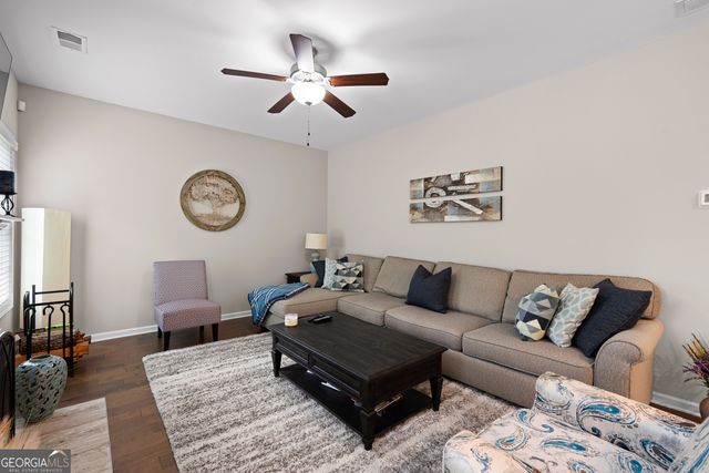 7 S York Drive, Newnan, GA 30265