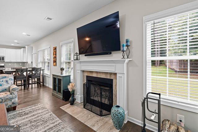 7 S York Drive, Newnan, GA 30265