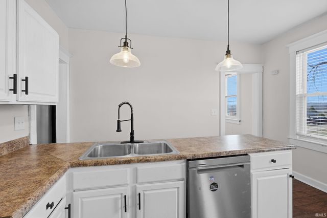 2825 Forest Avenue, Evansville, IN 47712