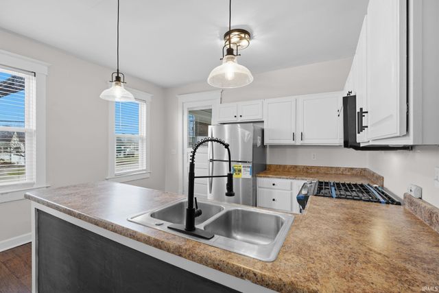 2825 Forest Avenue, Evansville, IN 47712