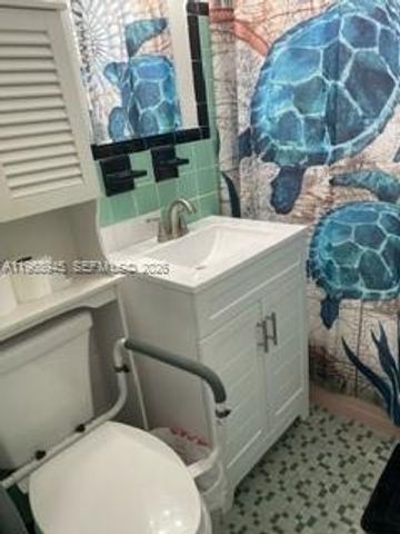 6484 indian creek 132, Miami Beach, FL 33141