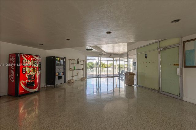 6484 indian creek 132, Miami Beach, FL 33141