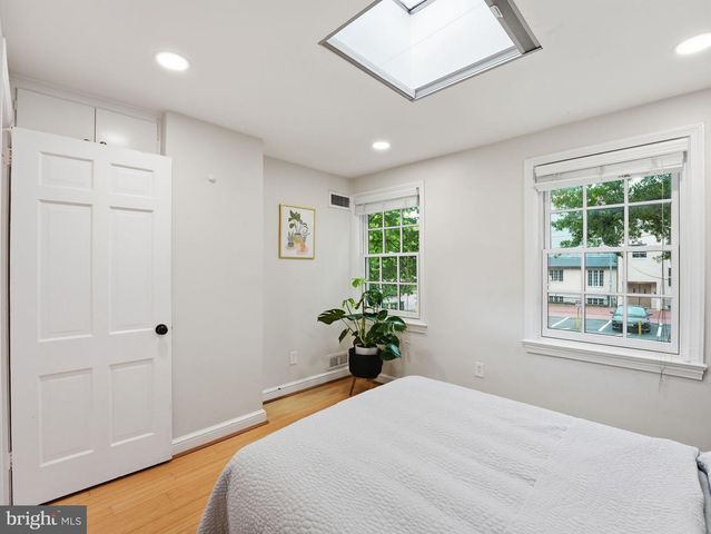 6 SNOWS CT NW, Washington, DC 20037