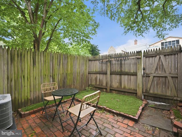 6 SNOWS CT NW, Washington, DC 20037