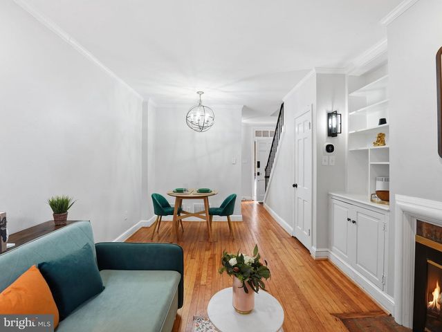 6 SNOWS CT NW, Washington, DC 20037