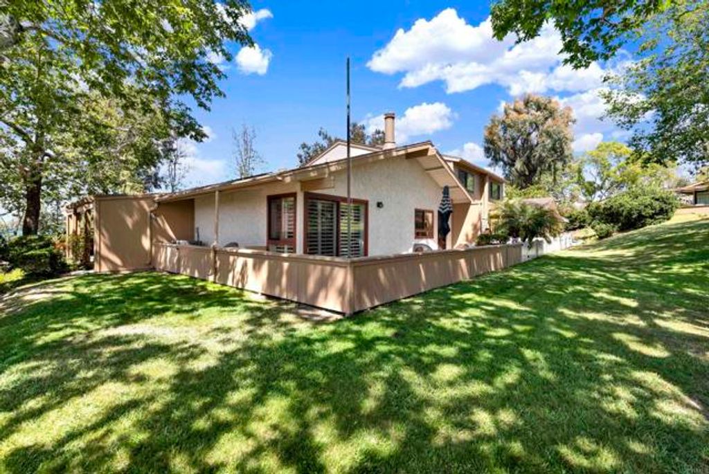 6050 Henderson Drive 16, La Mesa, CA 91942