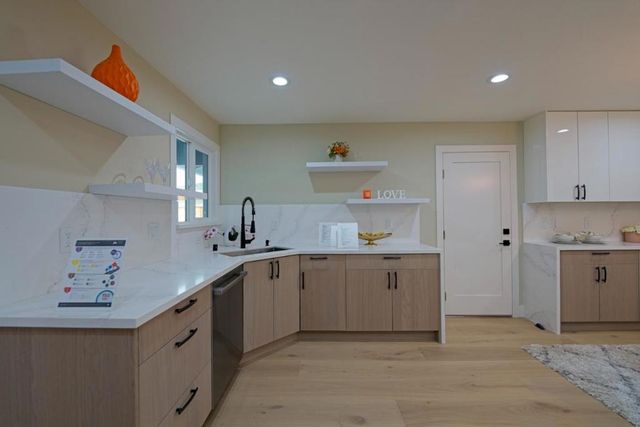 922 Iris Avenue, Sunnyvale, CA 94086