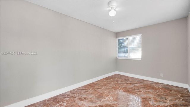 1124 NW 100th Ter 2, Miami, FL 33150
