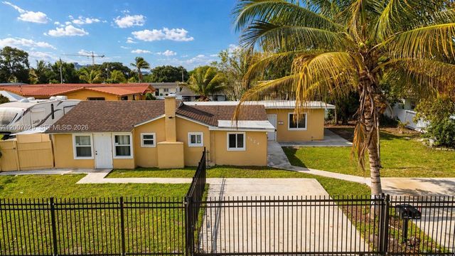 1124 NW 100th Ter 2, Miami, FL 33150
