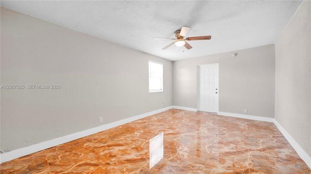 1124 NW 100th Ter 2, Miami, FL 33150