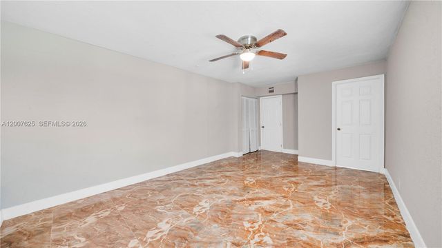 1124 NW 100th Ter 2, Miami, FL 33150