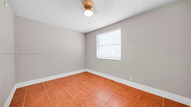 1124 NW 100th Ter 2, Miami, FL 33150