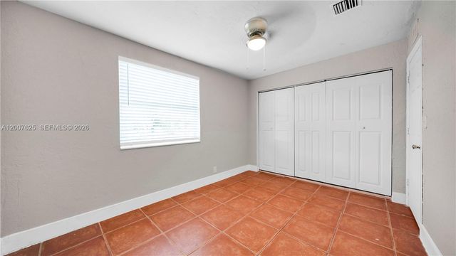 1124 NW 100th Ter 2, Miami, FL 33150