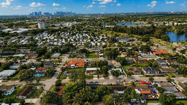 1124 NW 100th Ter 2, Miami, FL 33150