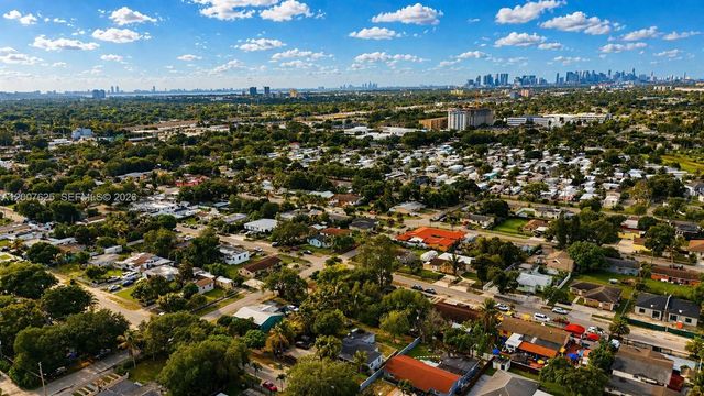 1124 NW 100th Ter 2, Miami, FL 33150