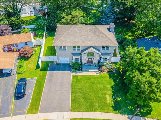62 Georgia Drive, Syosset, NY 11791