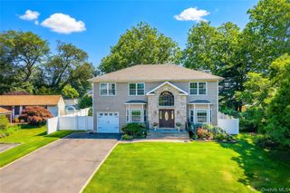 62 Georgia Drive, Syosset, NY 11791