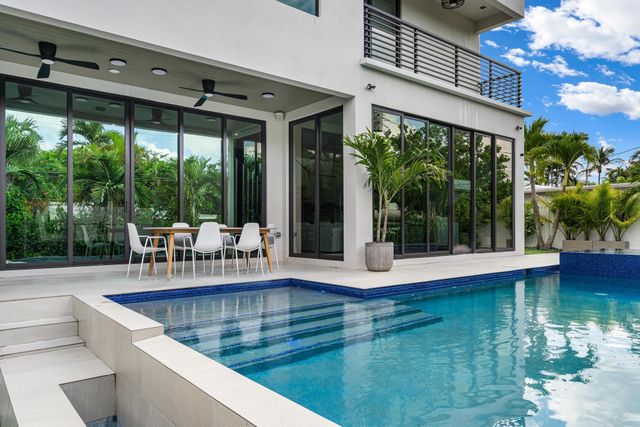 719 N Victoria Park Road, Fort Lauderdale, FL 33304