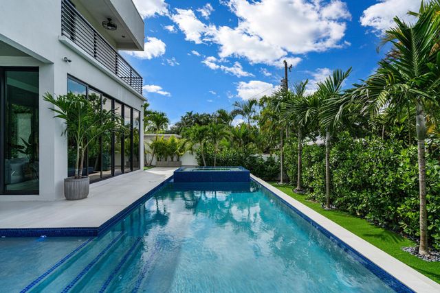 719 N Victoria Park Road, Fort Lauderdale, FL 33304