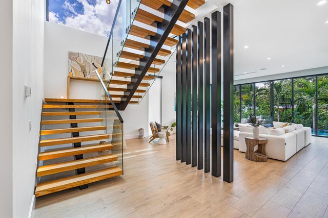 719 N Victoria Park Road, Fort Lauderdale, FL 33304