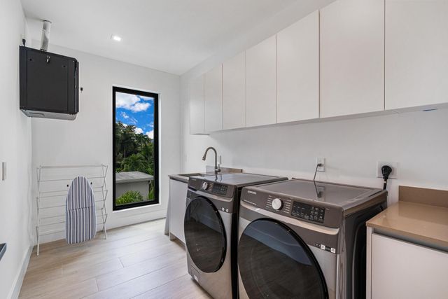 719 N Victoria Park Road, Fort Lauderdale, FL 33304