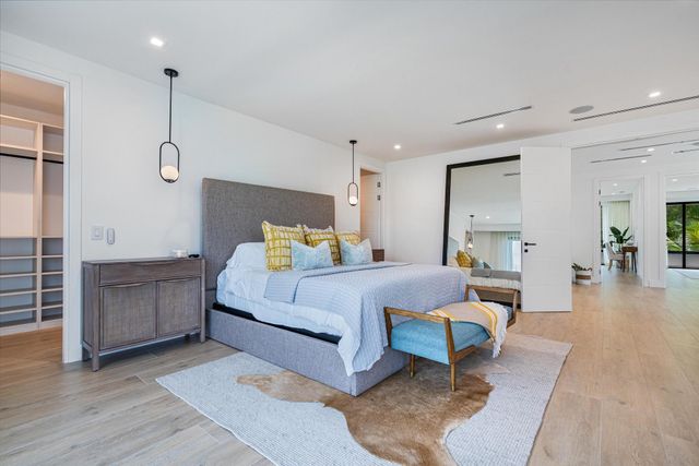 719 N Victoria Park Road, Fort Lauderdale, FL 33304