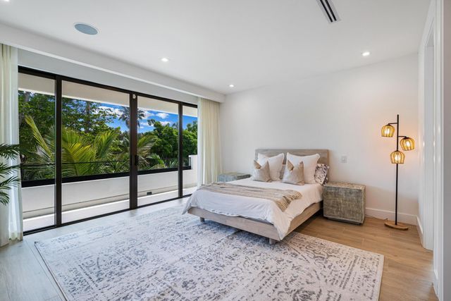 719 N Victoria Park Road, Fort Lauderdale, FL 33304