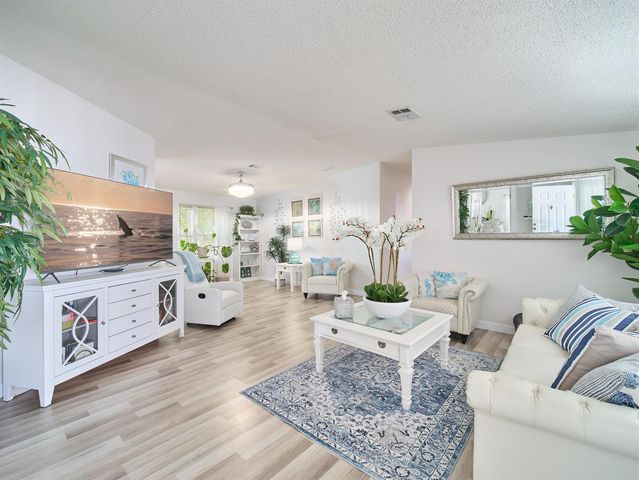 8126 Meadowlark Lane, Port St. Lucie, FL 34952