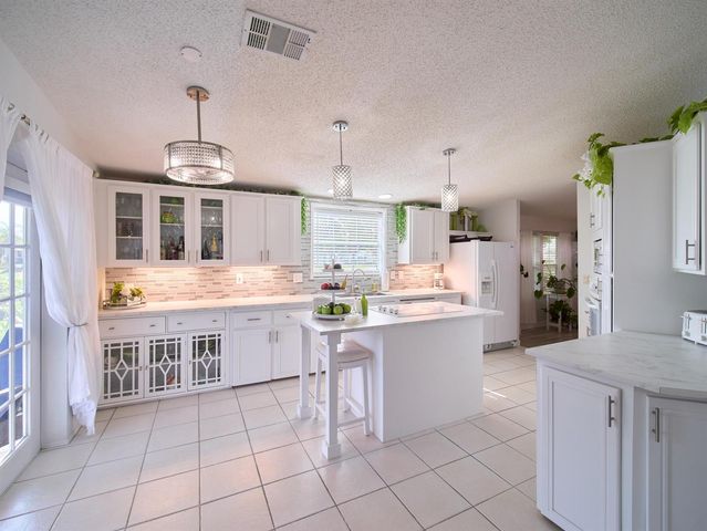 8126 Meadowlark Lane, Port St. Lucie, FL 34952
