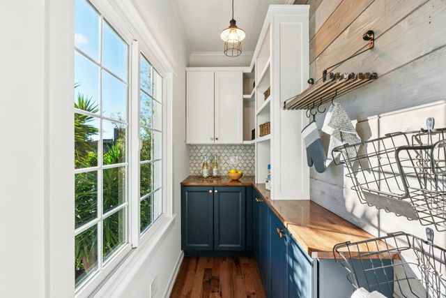 907 Portal Ave, Oakland, CA 94610